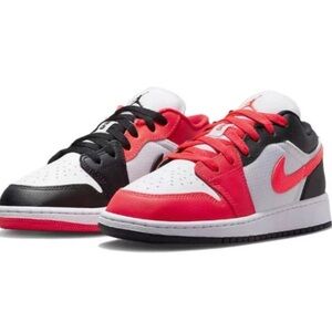 Jordan(GS) Air Jordan 1 Low SE 'Mismatched Chicago NIB youth 5.5/women’s 7